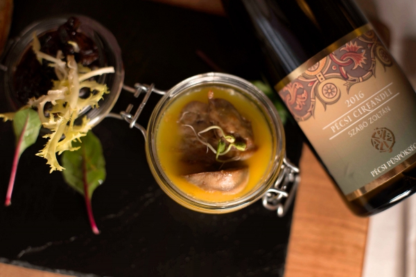 Bor aj&aacute;nlatunk