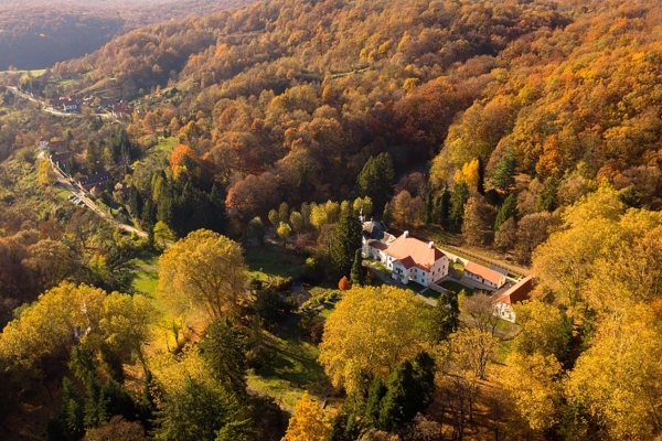 Mecseki l&aacute;tnival&oacute;k